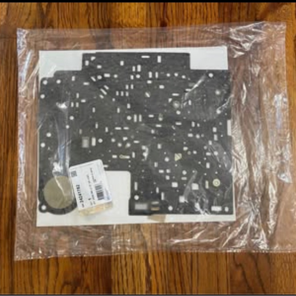 GM 24241782 Automatic Transmission Valve Body Separator Plate NEW NIB